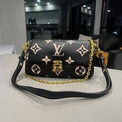 Cream And Black Louis Vuitton Purse