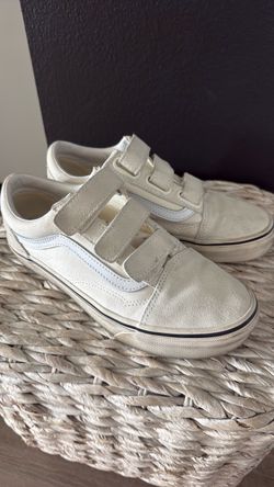 Vans 6.5 women or 5 men (boys)