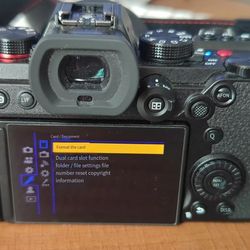 Includes Panasonic S5 model 1st generation + 20-60 kit lens

