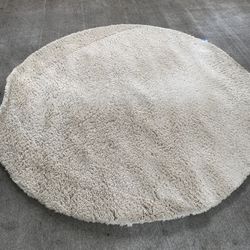 Ivory/white 8x8 Round Rug
