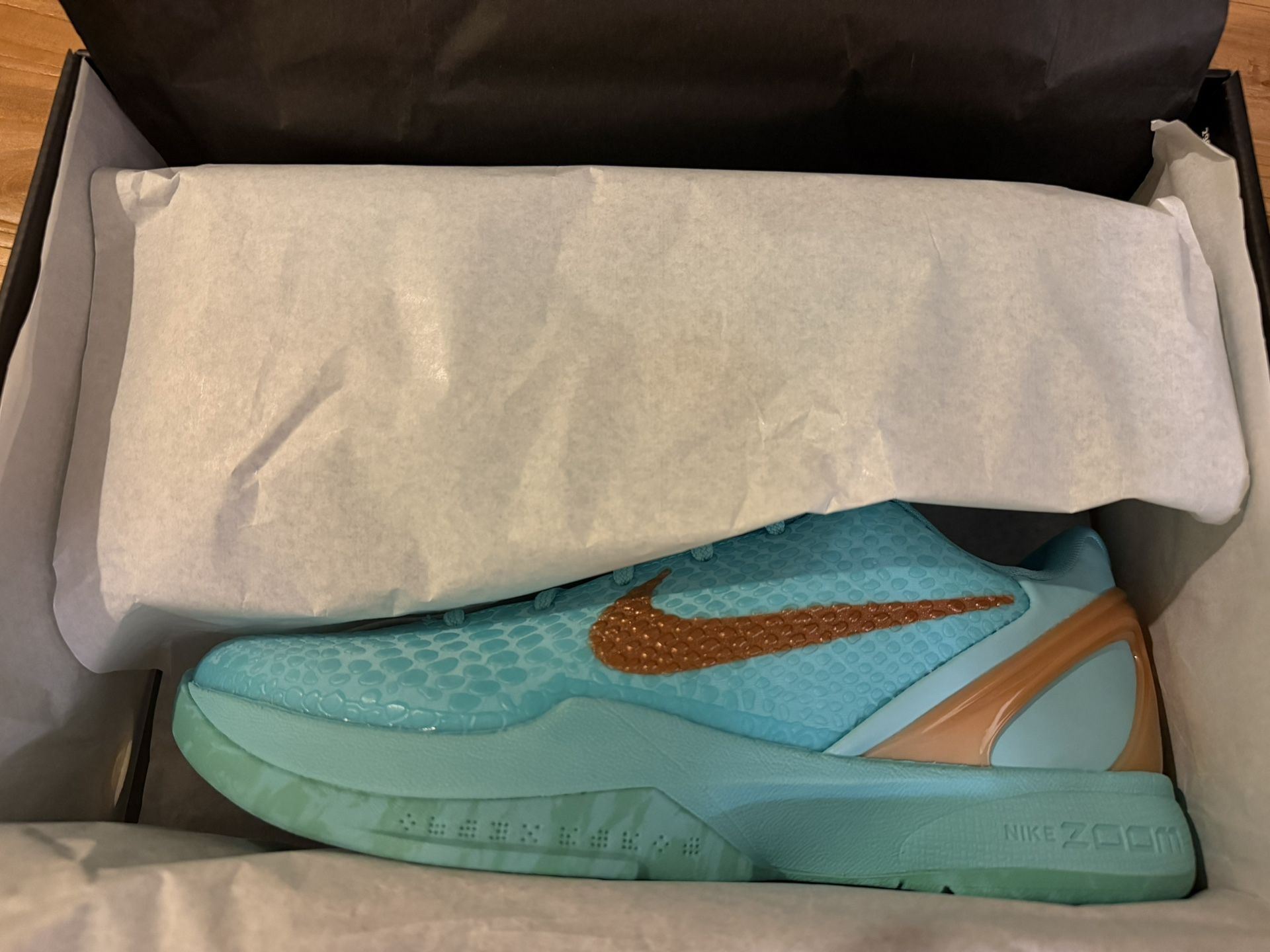 Nike Kobe 6 Protro Size 9 Men's Jalen Brunson PE Statue of Liberty