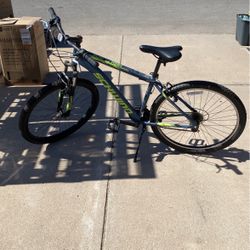Schwinn 27.5 In Mountain Bike