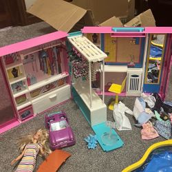Barbie Dream Closet Playset with 30+ Clothes & Accessories
