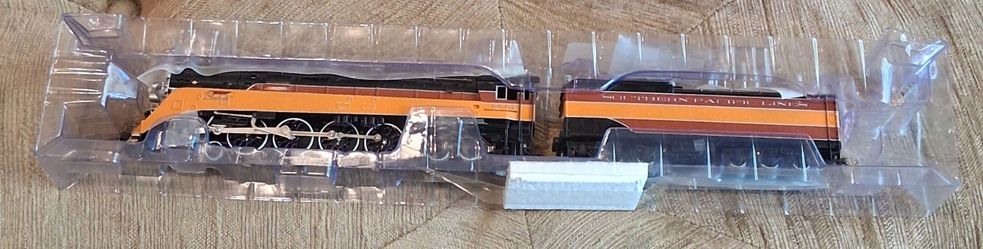 HO Scale Bachmann 4-8-4 Daylight