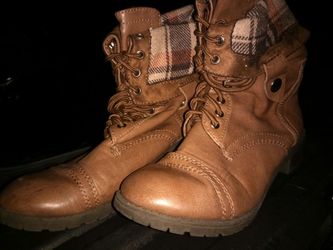 Woman's Shoes size 7