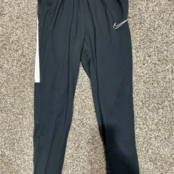 Nike Men’s Tapered Track Pants Black White Stripe AJ9181-010 Size Medium Athletic Fit