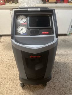 Brand new Robinair AC1234-9 R-1234yf A/C Recovery, Recycling & Recharge Machine.