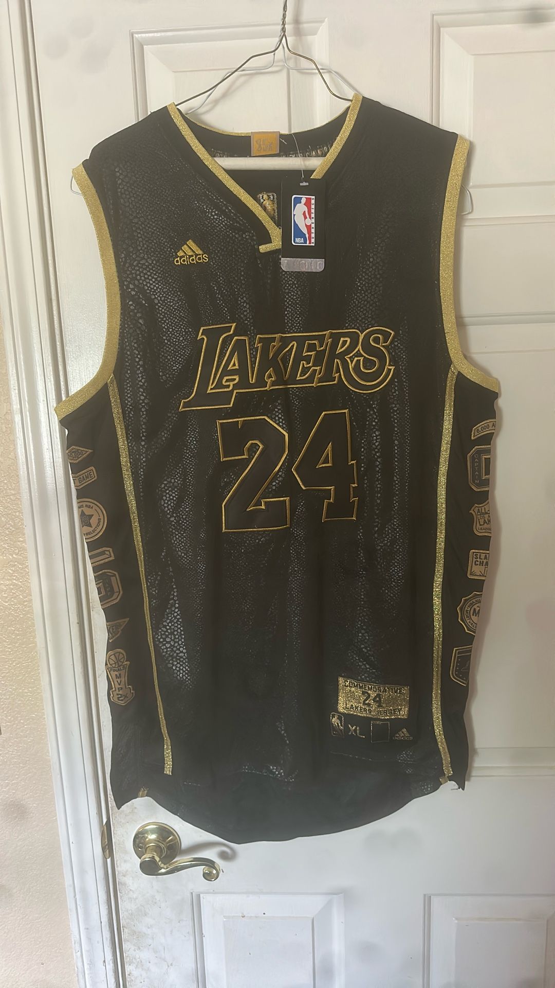 Kobe Bryant Commemorative Jersey