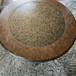 Round coffee table 41