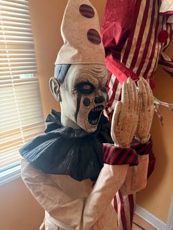 Life-Size Scary Clown Halloween Animatronic Prop