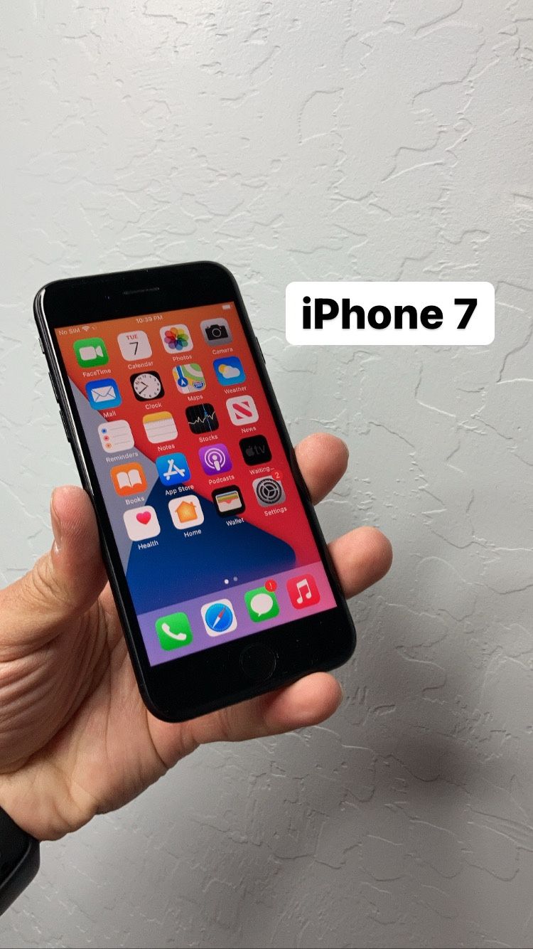 iPhone 7. Like New And Unlocked! No Tax