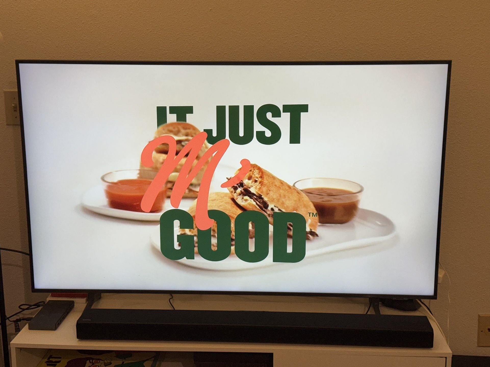 Samsung 55” QLED 4K Smart TV (excellent/like-new condition) - USB-C/Solar Remote