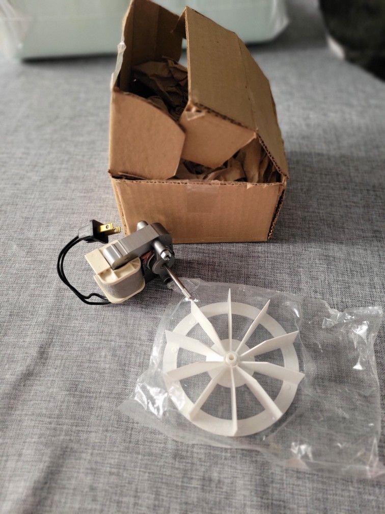 New Open Box Broan NuTone 50 CFM Exhaust Fan Motor W/Fan Blade