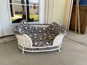 Wicker dog bed