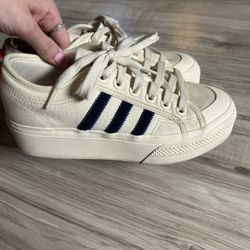 Women’s adidas size 7