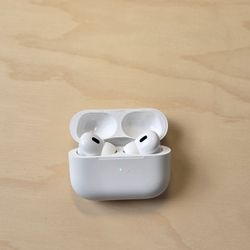 Apple Airpods Pro. USB C Charging Port. New Gen. Like New condition
 T