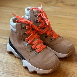 Sorel Tan Suede Lace Up Women's Ankle Bootie Orange Laces Rugged Rubber Sole 6.5