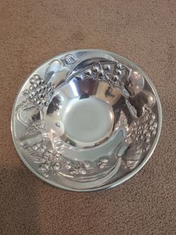 Armetale small fruit bowl