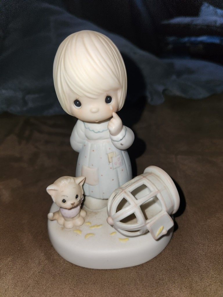 Vintage Precious Moments Figurine