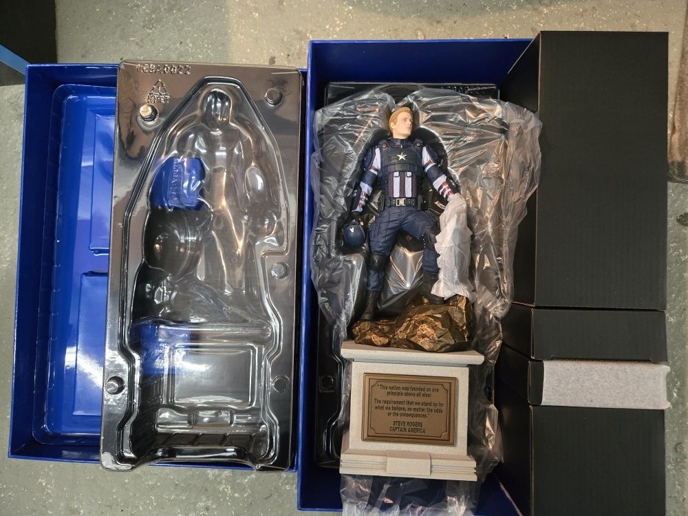 Captain America Statue