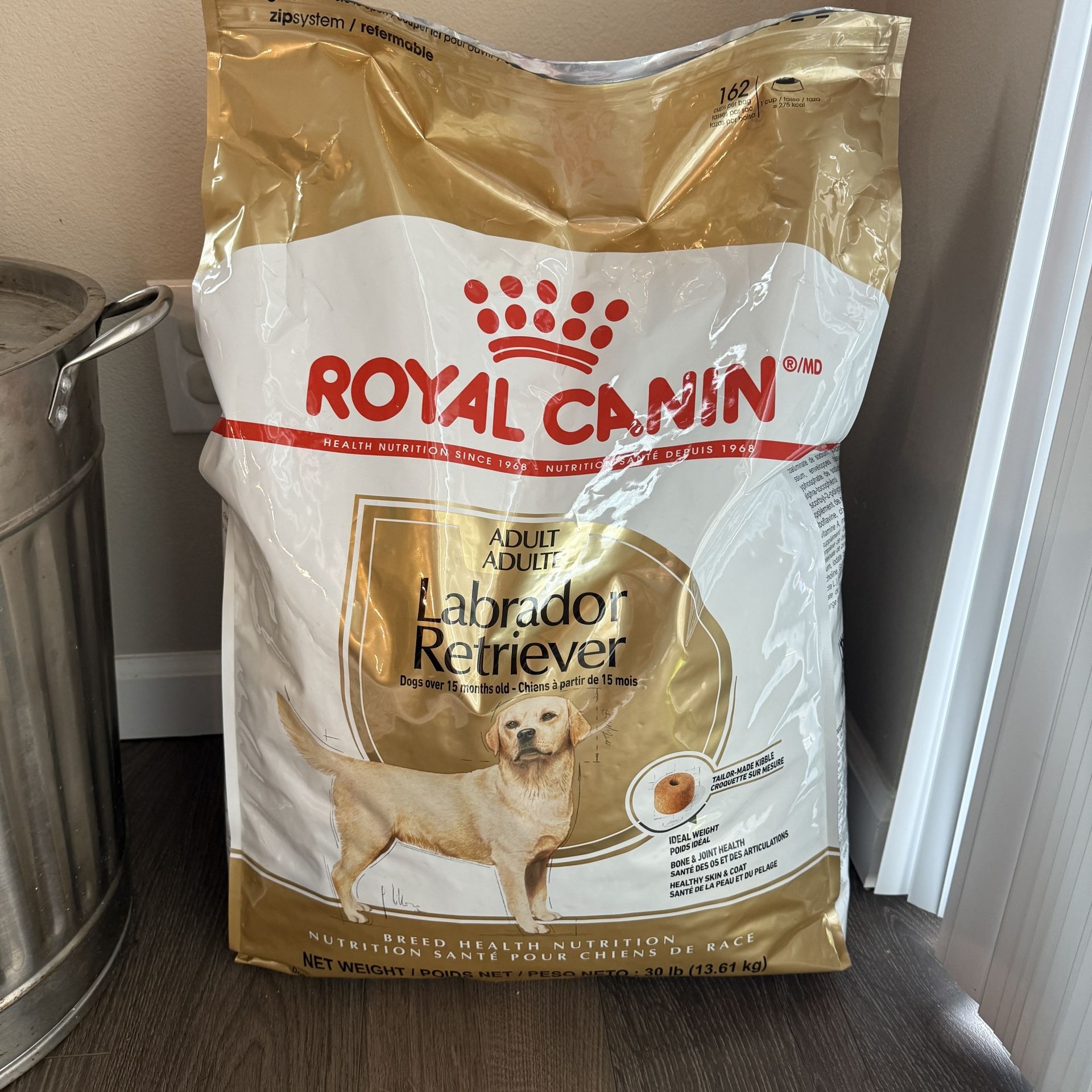 Royal Canin Dog Food Labrador Retriever Formula 30# Bag *READ