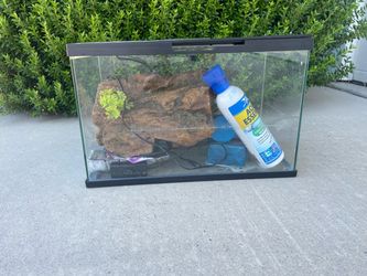 Small aquarium and accessories