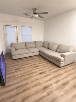 95” 3 piece light grey Sectional