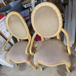 2 Nice Bernhardt Solid Wood Captains Chairs Dining Table Arm Chair
