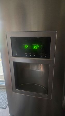 FRIGIDAIRE REFRIGERATOR