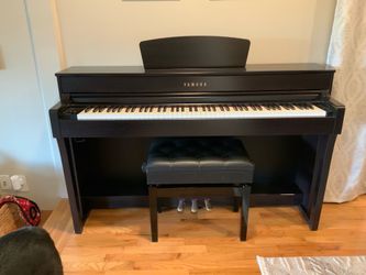 Digital Piano- Yamaha Clarinova CLP-635