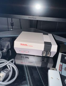 Mini NES (Nintendo Entertainment System)