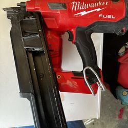 Milwaukee Nail Gun 