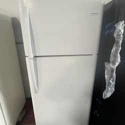 Refrigerator Frigidaire 30”