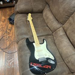 Behringer Electric Guitar