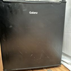 Galanz Mini Fridge & freezer