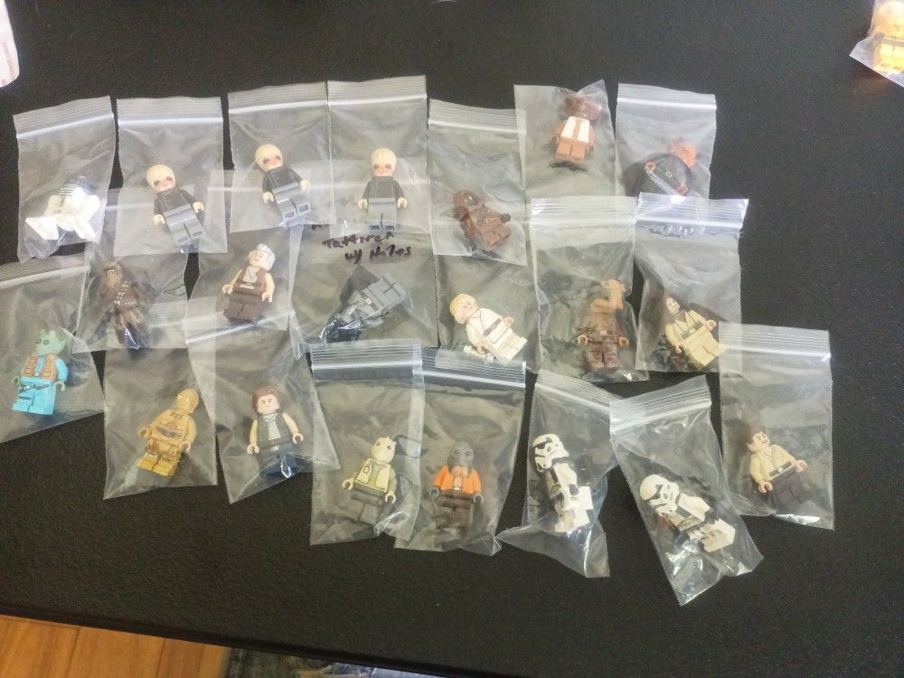 Mos Eisley Cantina Figures (75290-1)