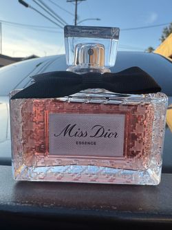 MISS DIOR ESSENCE