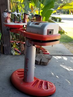 Tennis racquet stringing machine