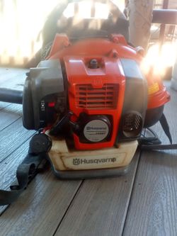 Sopladora.  Husqvarna 150 Bt