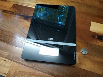 Kitchen Scale - Working - Black - Units: lbs, g, fl oz, ml