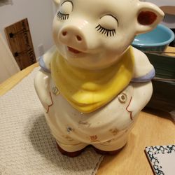 cookie jar Smiley pig over 75 yrs old 5/14/25 yakima