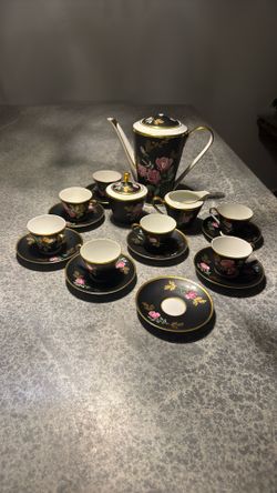Vieux Paris (Old Paris) porcelain