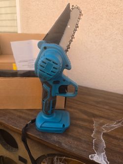 mini chainsaw - cordless