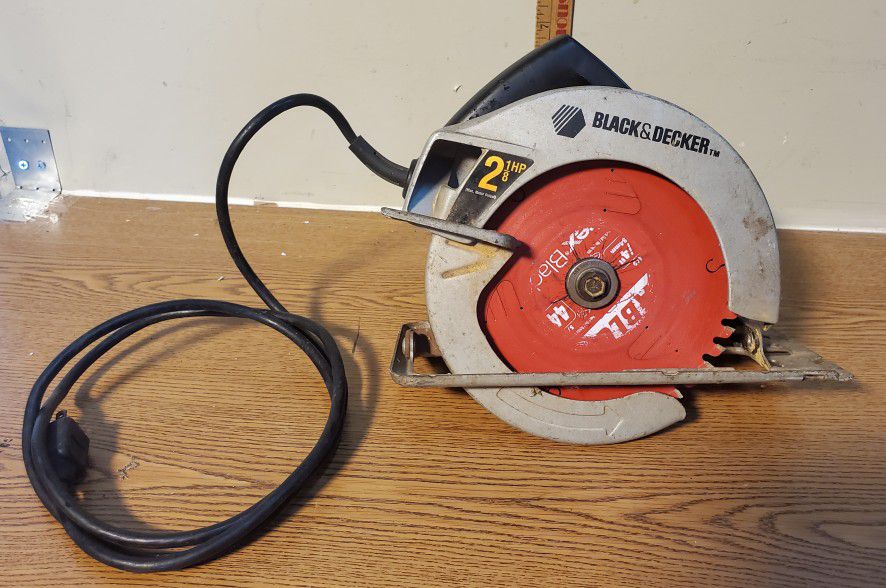 Older, powerful Black & Decker made in USA Circular Saw