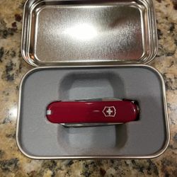 VICTORINOX SUPELCO Swiss Army in Tin Box , NEW