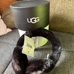 🖤 Brand New UGG Faux Fur Ear Muffs – Black – NWT + Box!