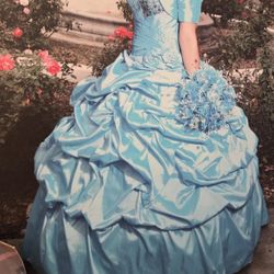 Vestido De Quinseañera $150