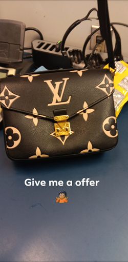Louis Vuitton Wallet for Sale in Cincinnati, OH - OfferUp