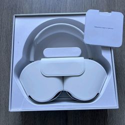 AirPod Maxes White