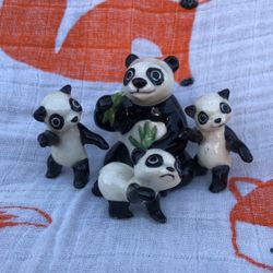 Hagen Renaker PANDA Set Mama With Three Babies 
